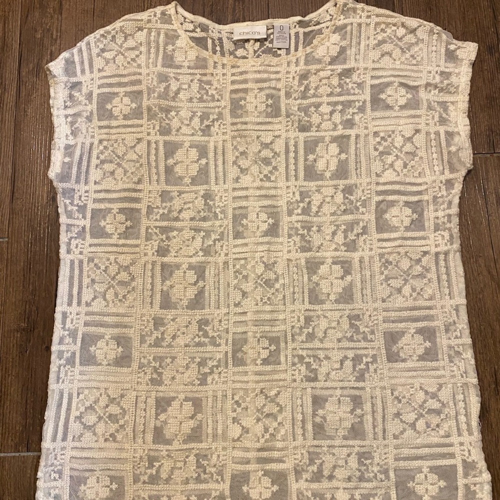 Cream Lace Top chicos Size 0